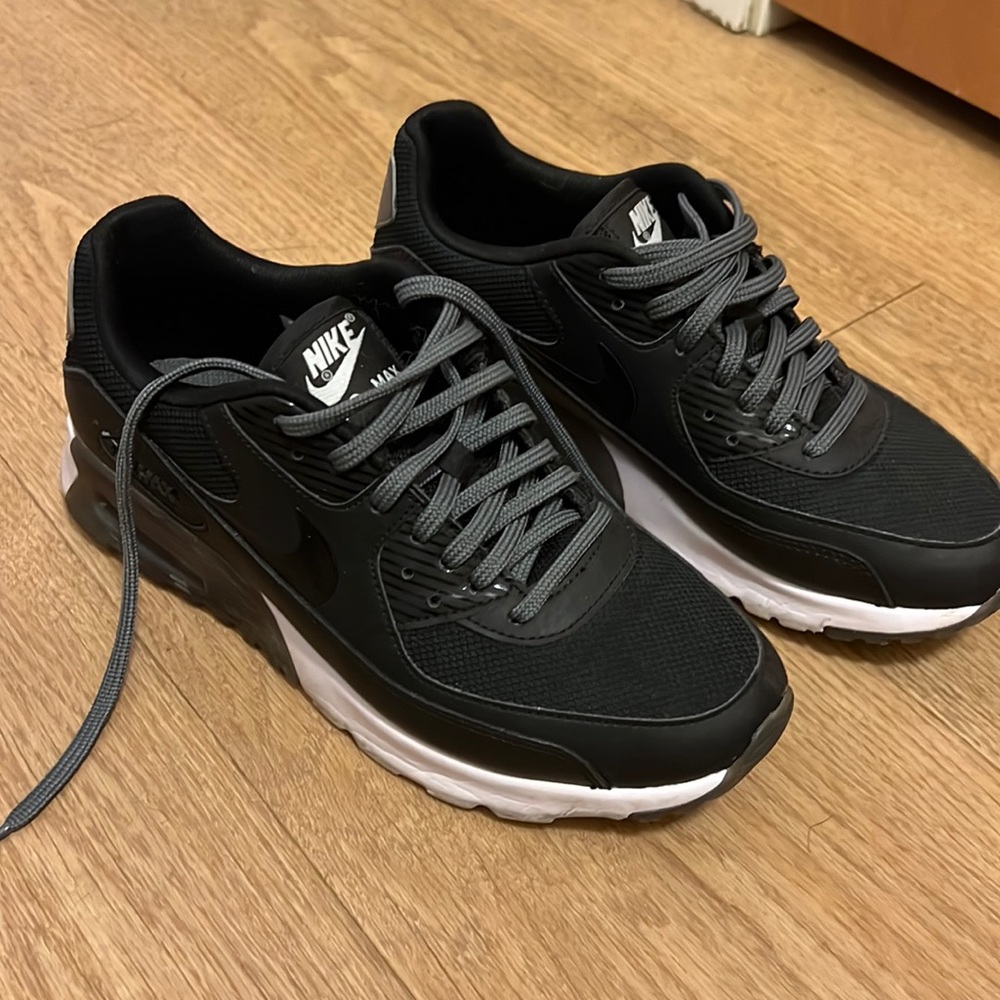 Nike air max.